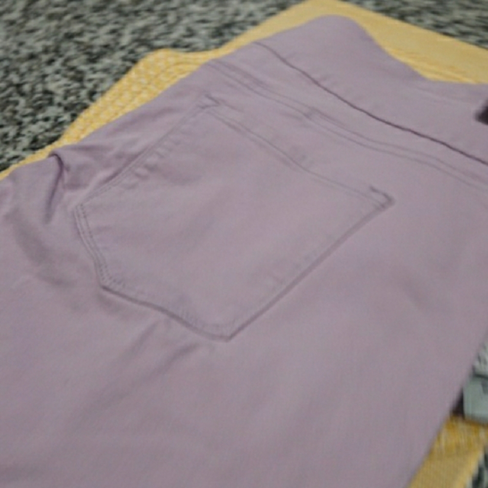 Gloria Vanderbilt Purple Bermuda Shorts Tailored  98% Cotton 2% Spandex - Picture 6 of 11